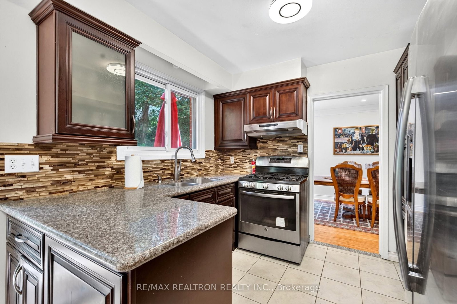 591 Cummer Avenue • Toronto, ON photo 8
