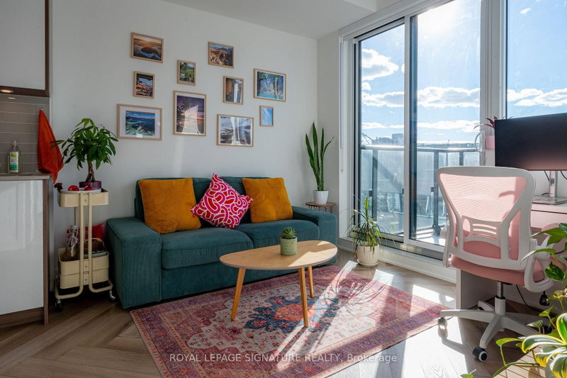 PH14 - 543 Richmond Street W