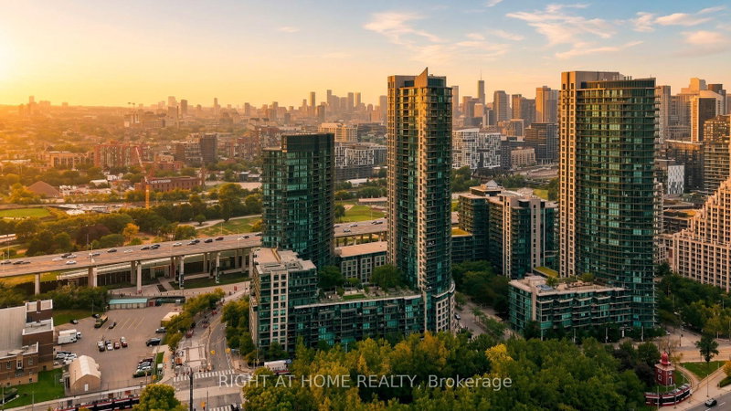321 - 231 Fort York Boulevard