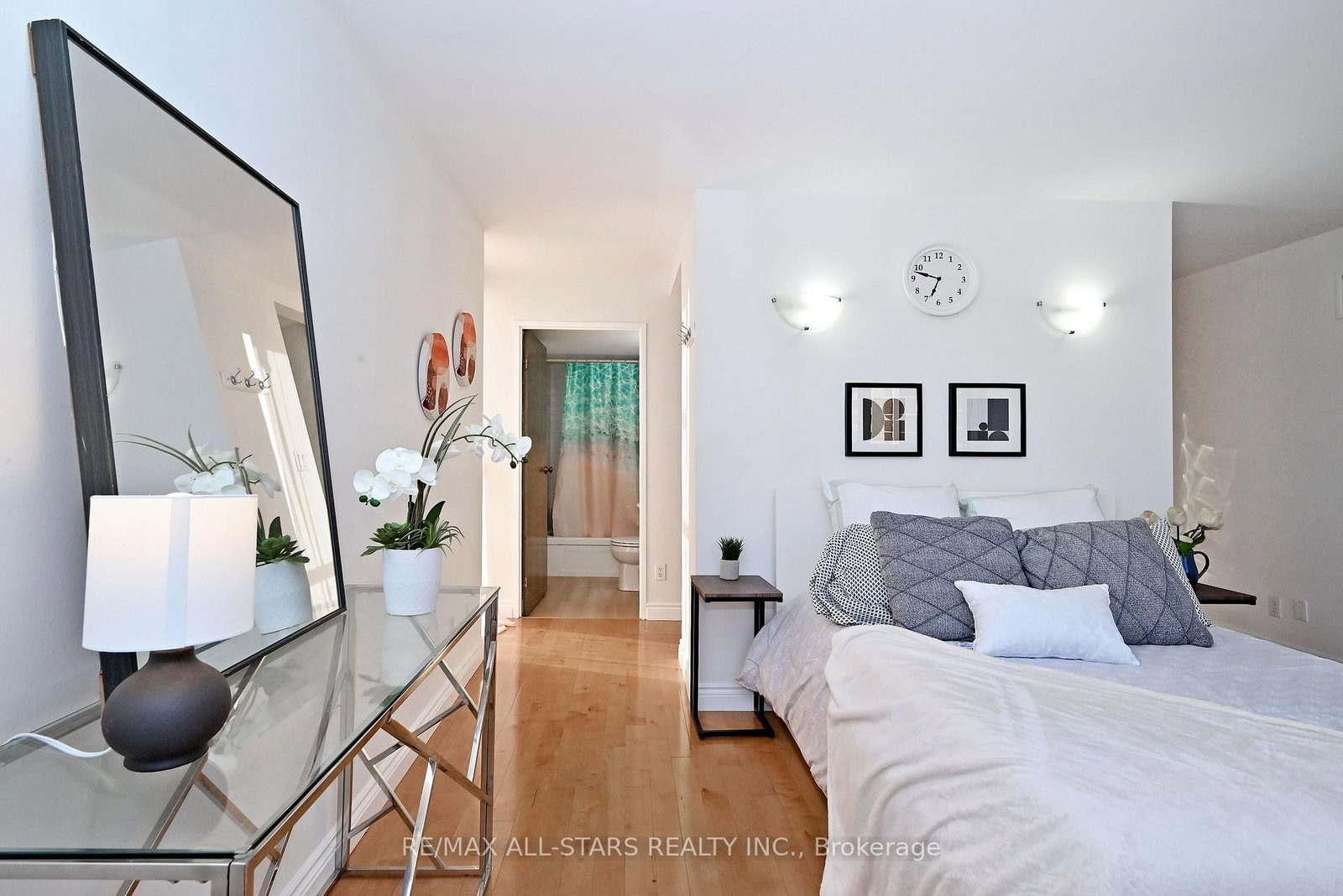 15 Maitland Place • #2112 • Toronto, ON photo 20