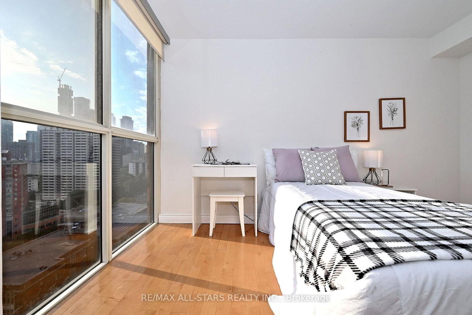 15 Maitland Place • #2112 • Toronto, ON photo 24