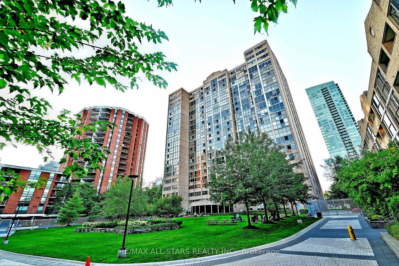 15 Maitland Place • #2112 • Toronto, ON photo 47
