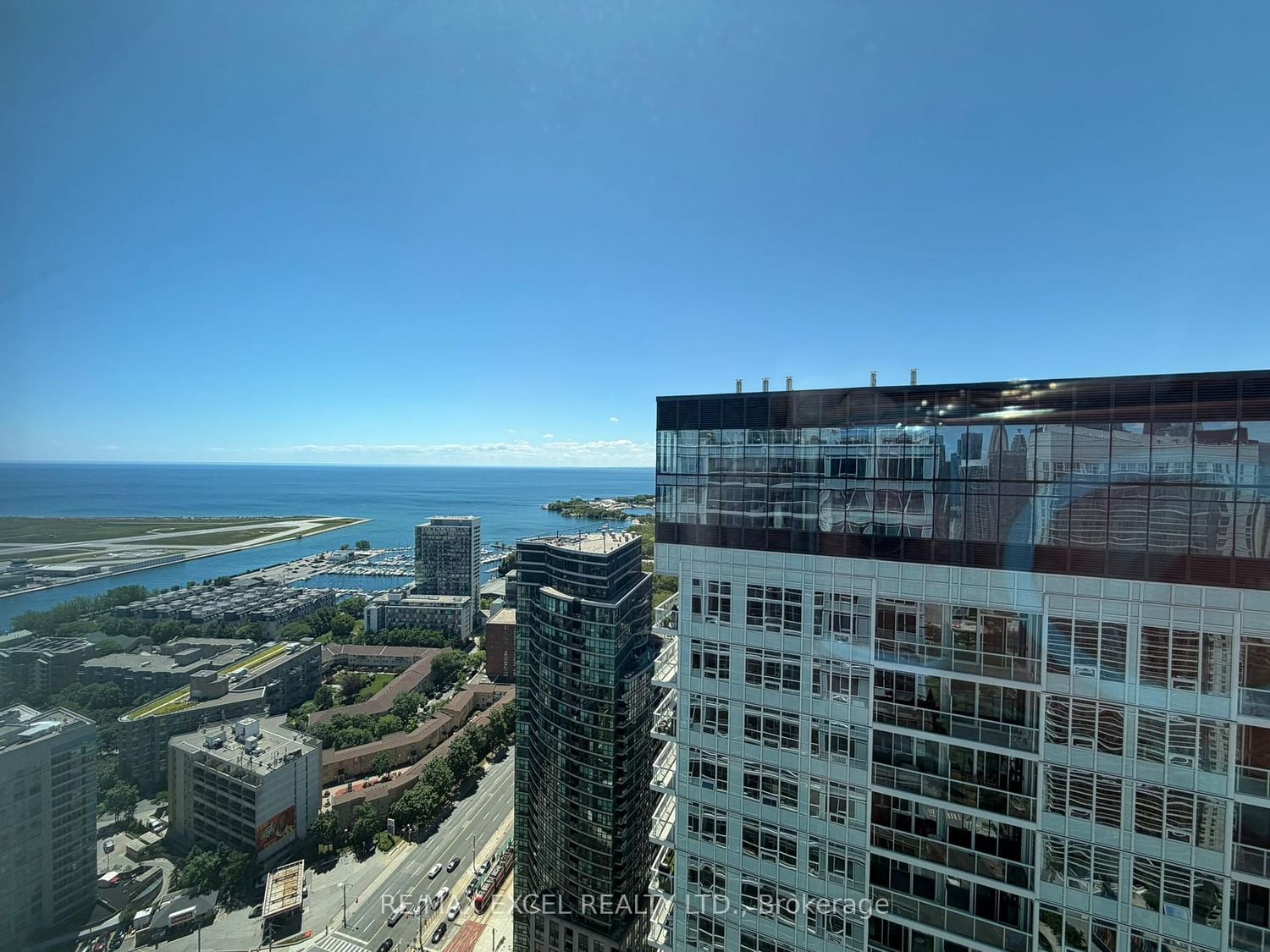 17 Bathurst Street • #4606 • Toronto, ON photo 14