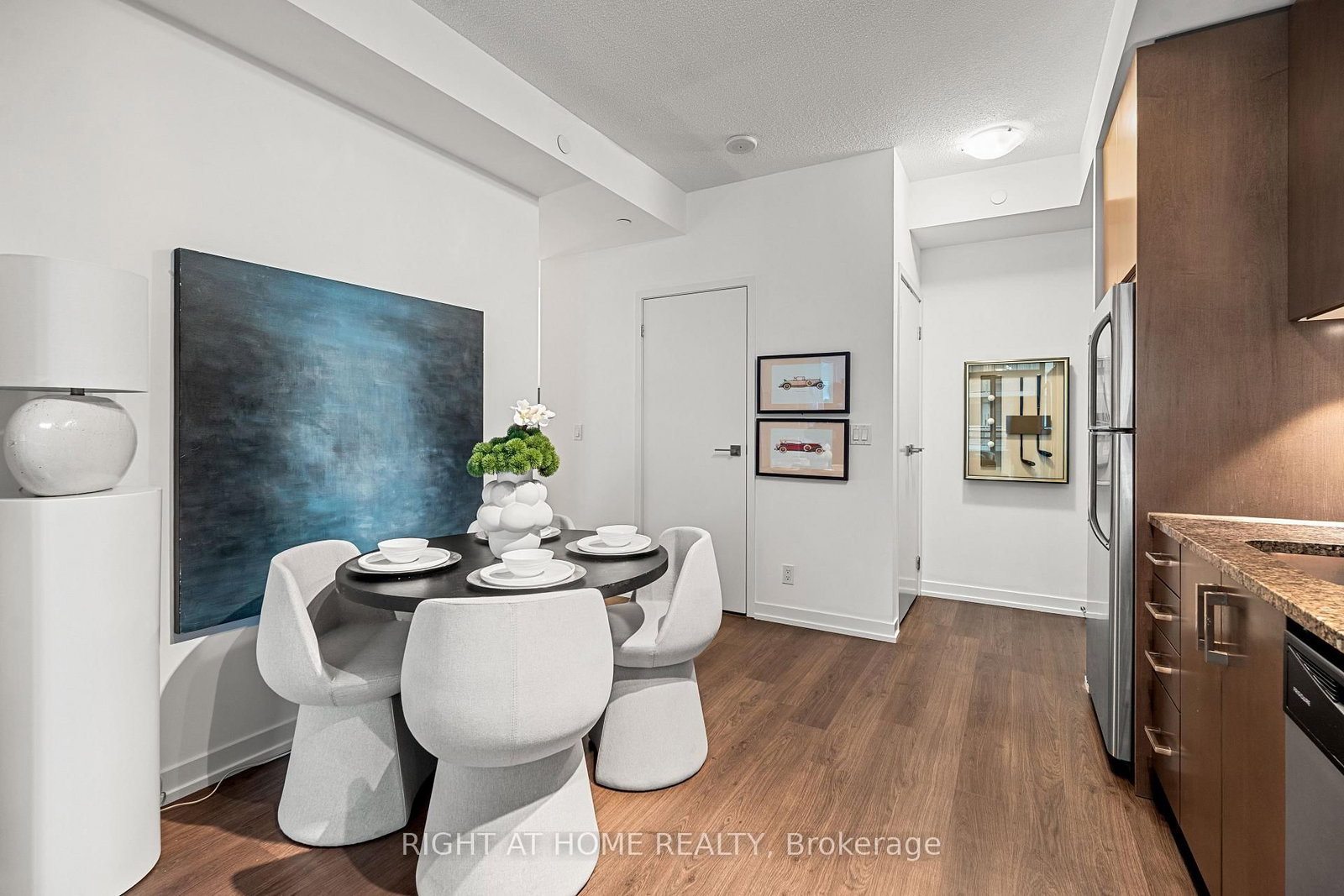 89 Dunfield Avenue • #2306 • Toronto, ON photo 8