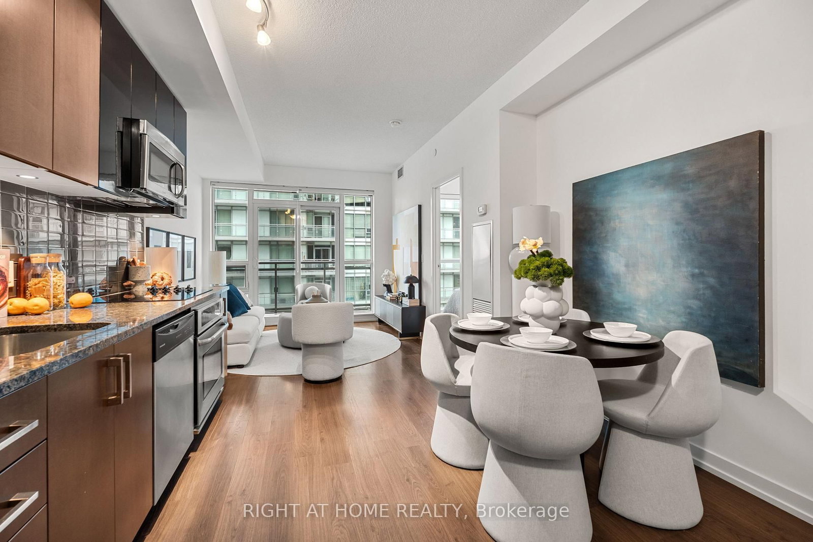 89 Dunfield Avenue • #2306 • Toronto, ON photo 9
