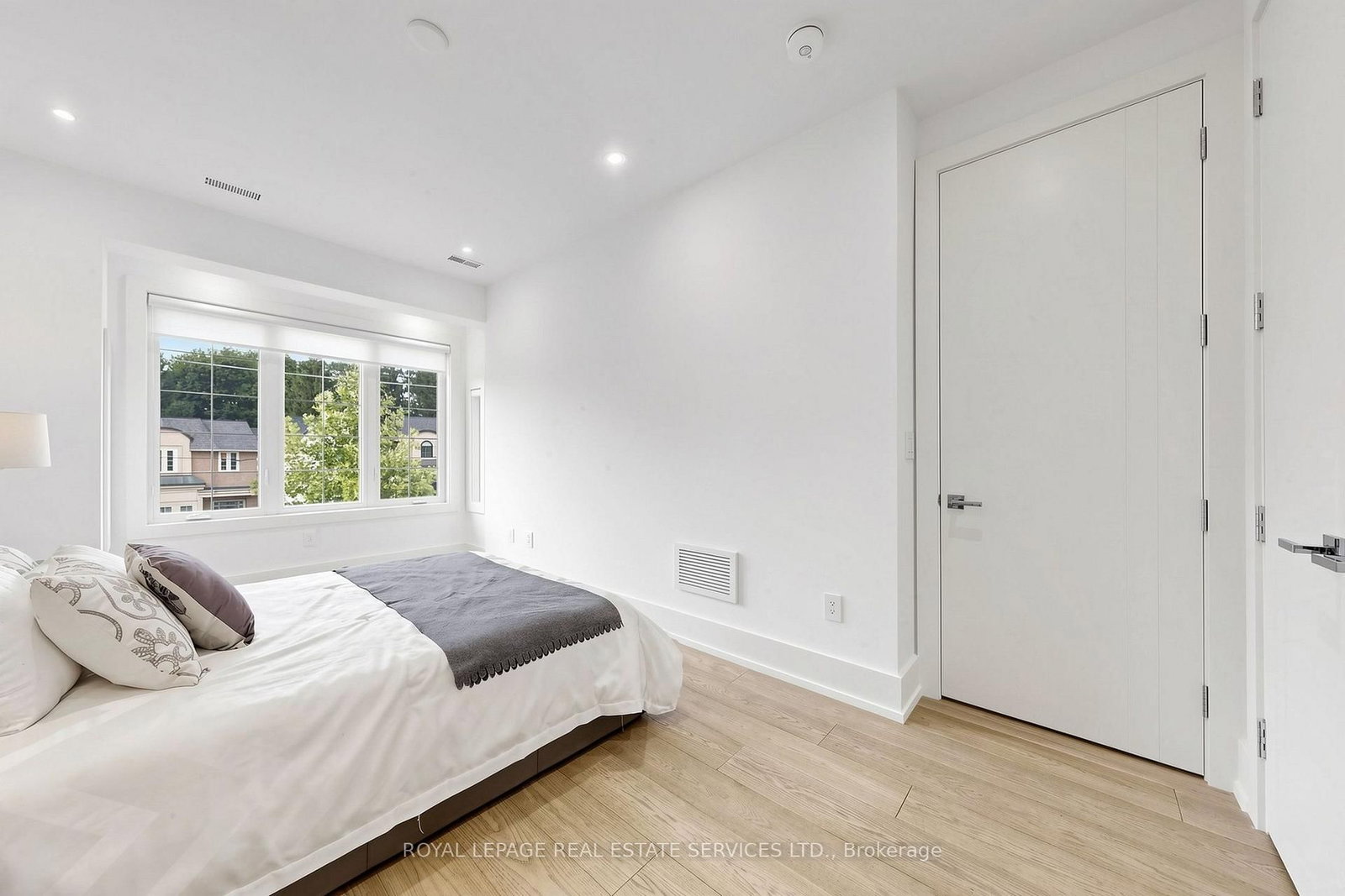 383 Melrose Avenue • Toronto, ON photo 24
