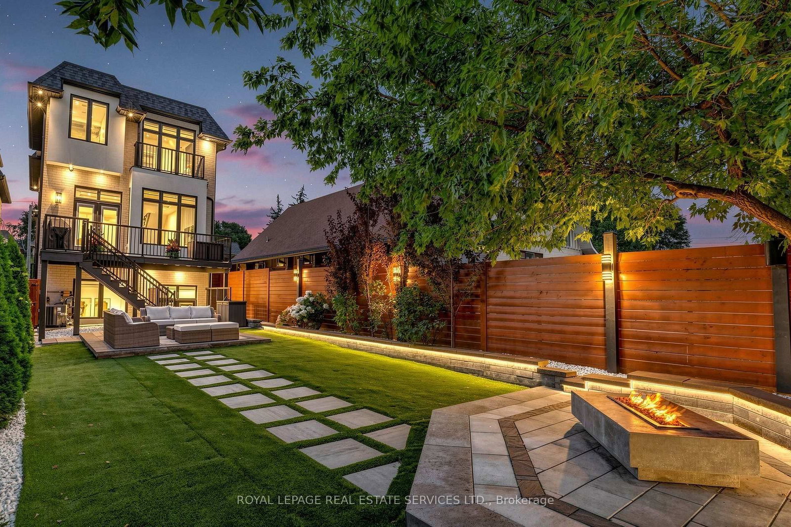 383 Melrose Avenue • Toronto, ON photo 43
