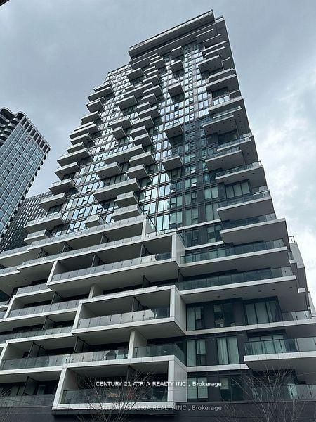 1012 - 77 Shuter Street