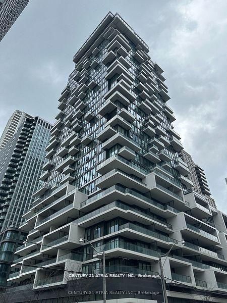1611 - 77 Shuter Street
