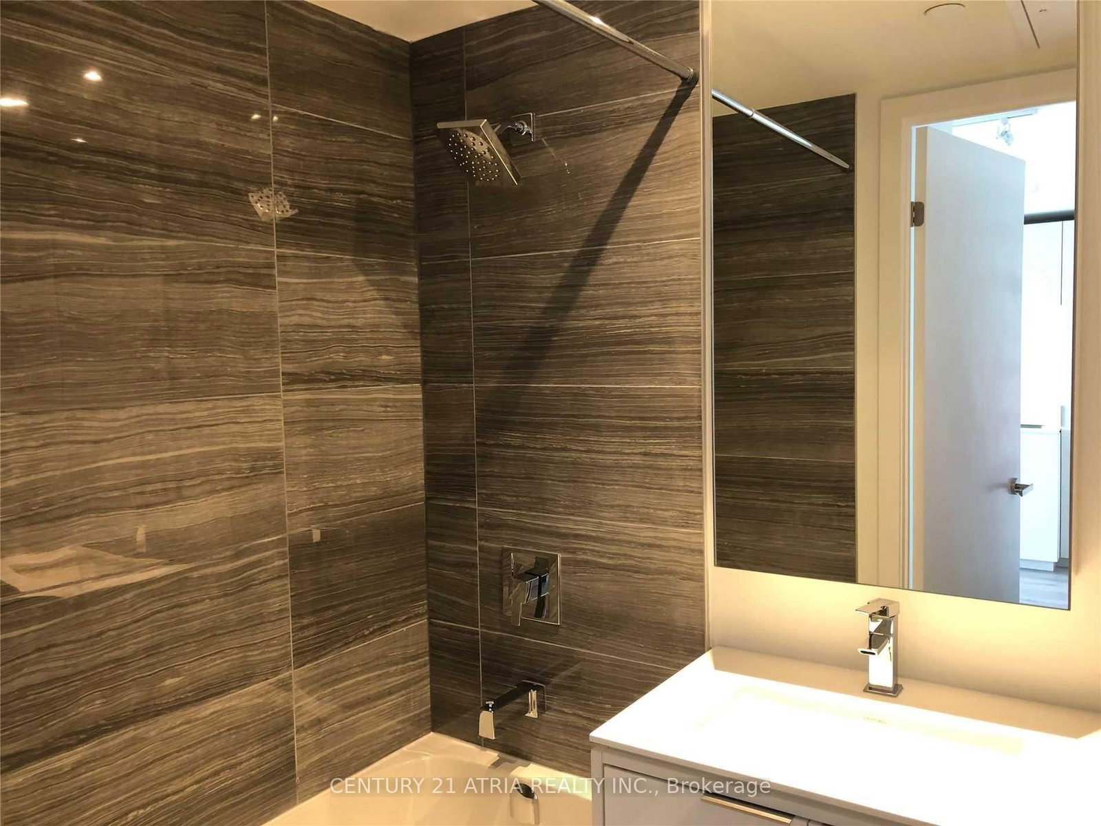 77 Shuter Toronto,ON M5B 0B8 — Photo 17
