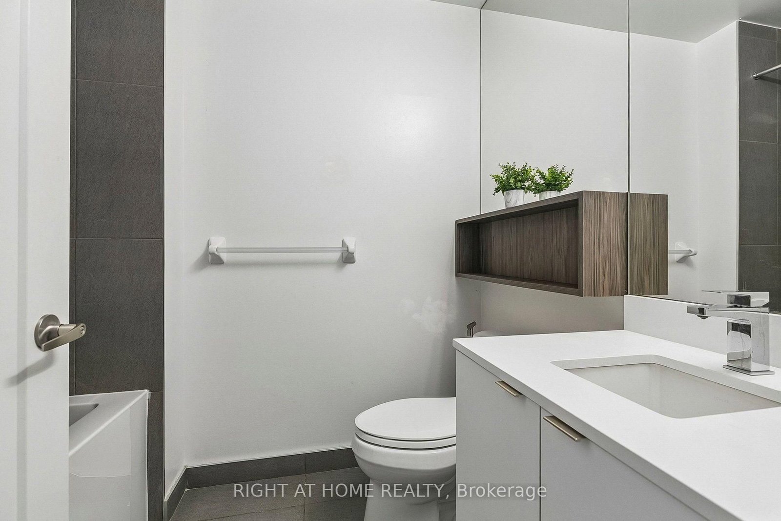 60 Princess Street • #447 • Toronto, ON photo 22