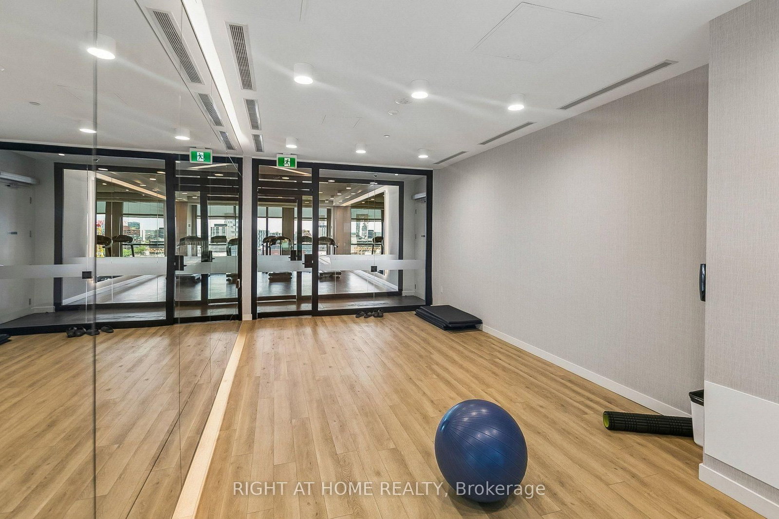 60 Princess Street • #447 • Toronto, ON photo 33