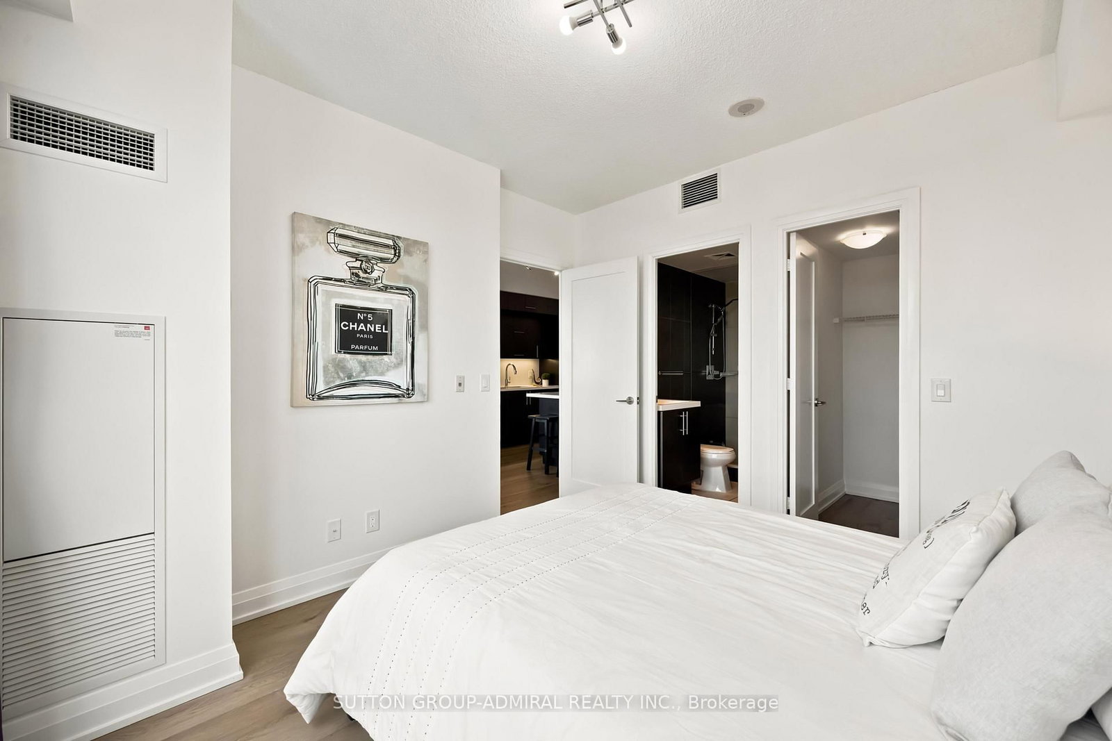 5 Sheppard Avenue E • #2825 • Toronto, ON photo 20