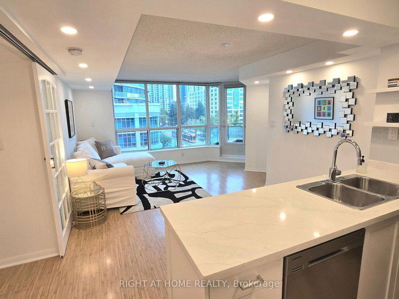 506 - 228 Queens Quay W