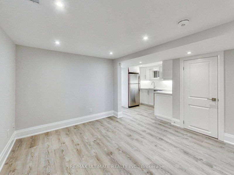 Lower - 614 Northcliffe Boulevard