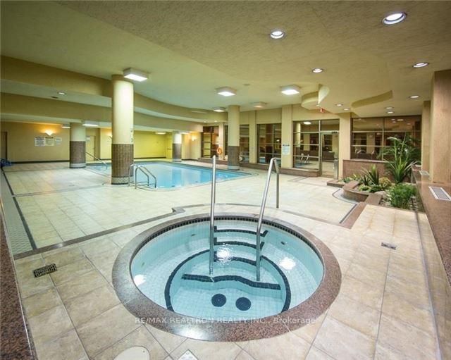 1208 - 736 Bay Street