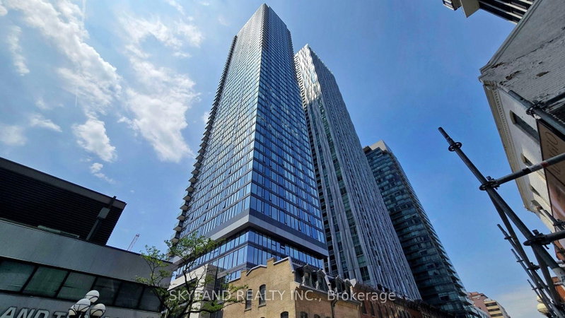 4305 - 8 Cumberland Street
