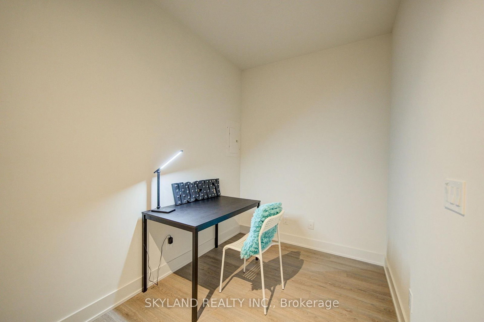 8 Cumberland Street • #4305 • Toronto, ON photo 11