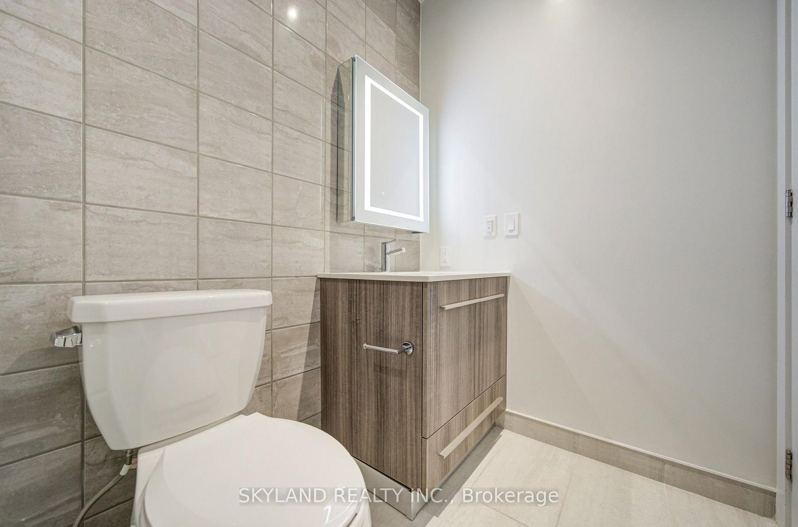8 Cumberland Street • #4305 • Toronto, ON photo 18
