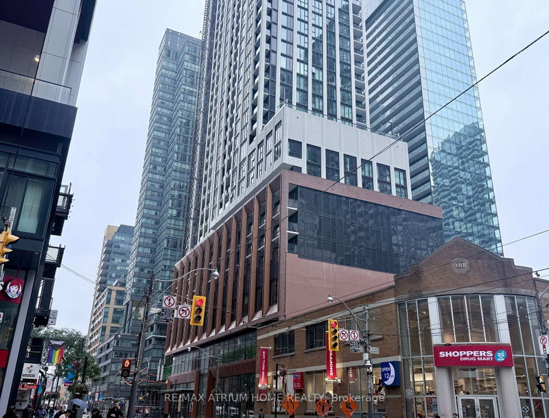 2322 - 400 King Street W