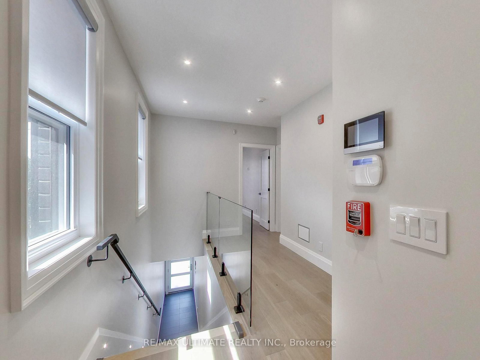 201 - 387 Glenholme Avenue, Toronto 5