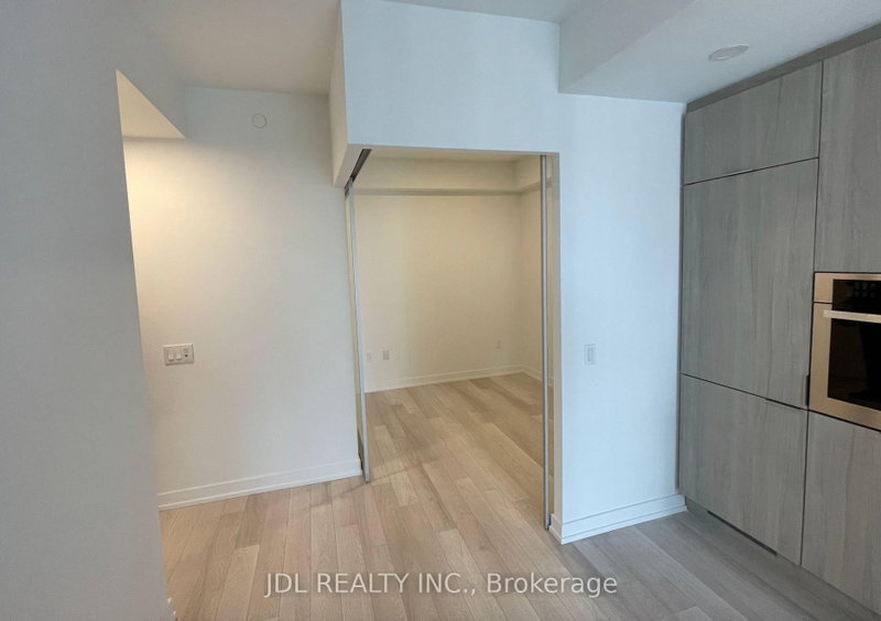 39 Roehampton Avenue