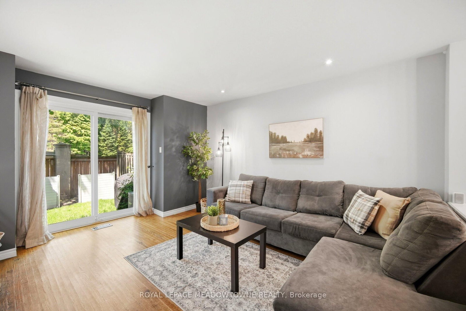 16 Dutch Myrtle Way • Toronto, ON photo 13