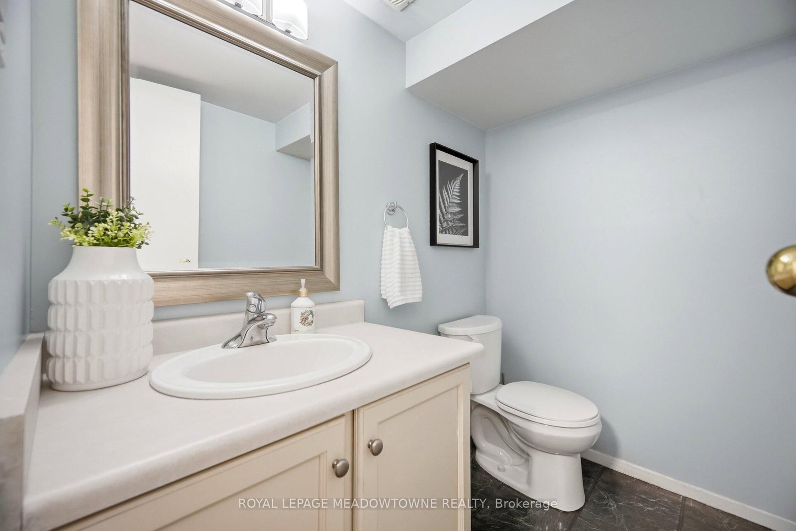 16 Dutch Myrtle Way • Toronto, ON photo 37