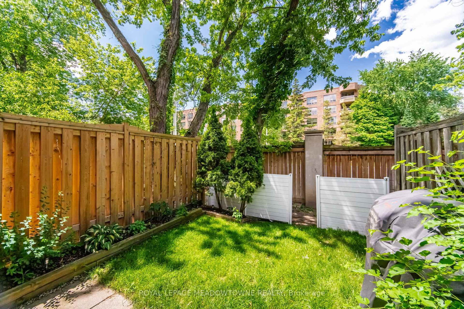 16 Dutch Myrtle Way • Toronto, ON photo 39