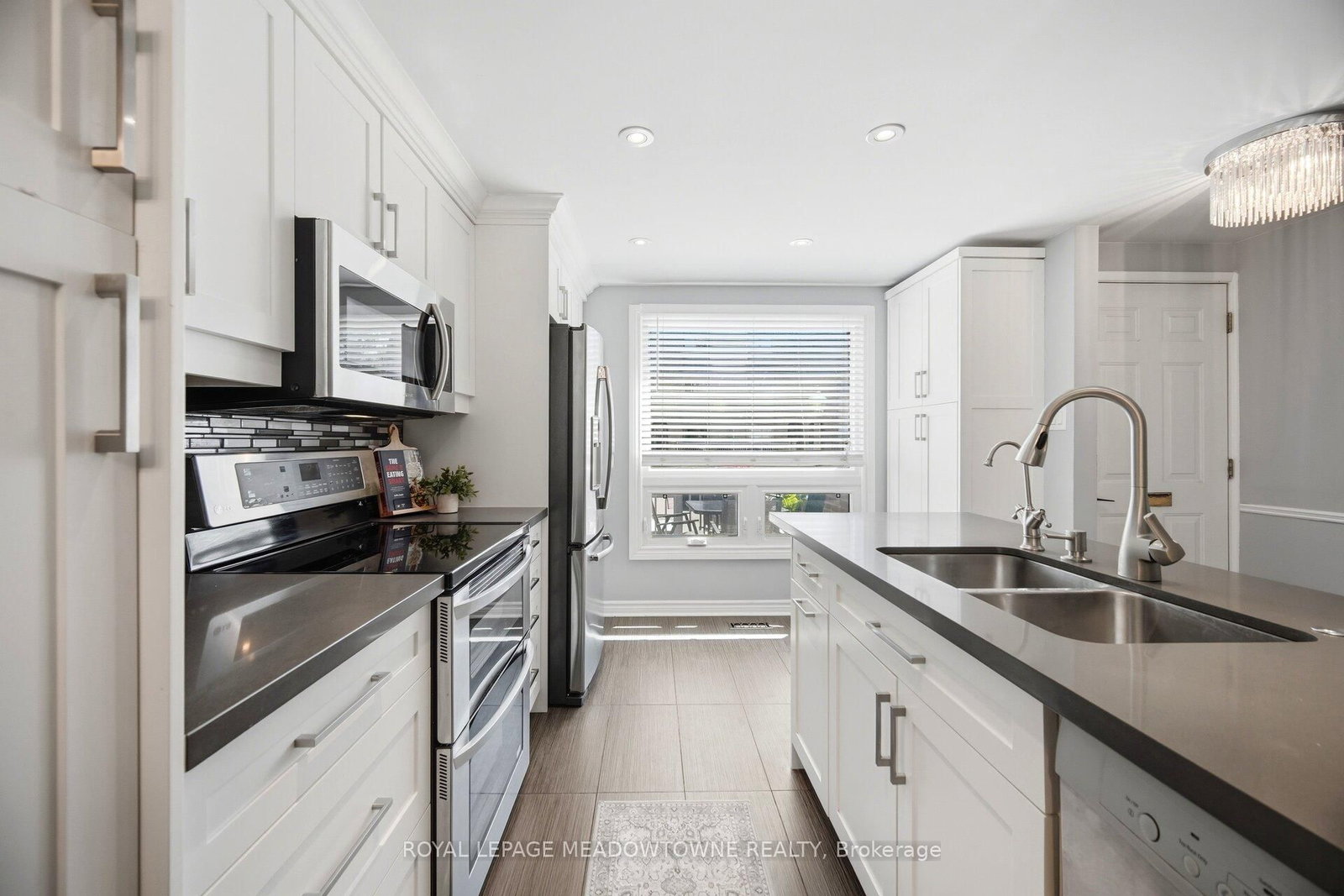 16 Dutch Myrtle Way • Toronto, ON photo 8