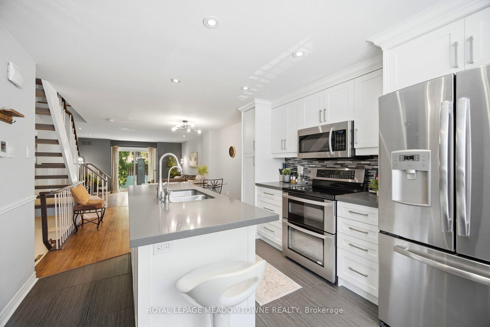 16 Dutch Myrtle Way • Toronto, ON photo 9