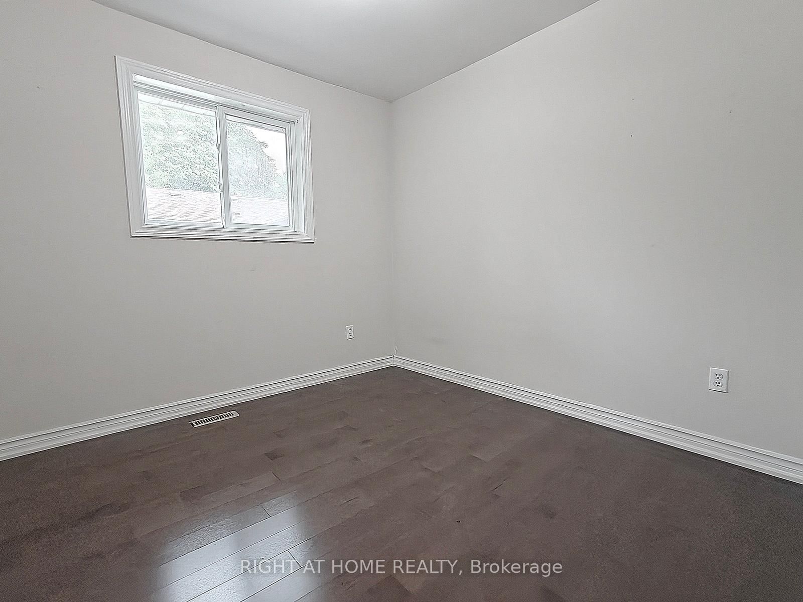 182 McNicoll Avenue • Toronto, ON photo 20