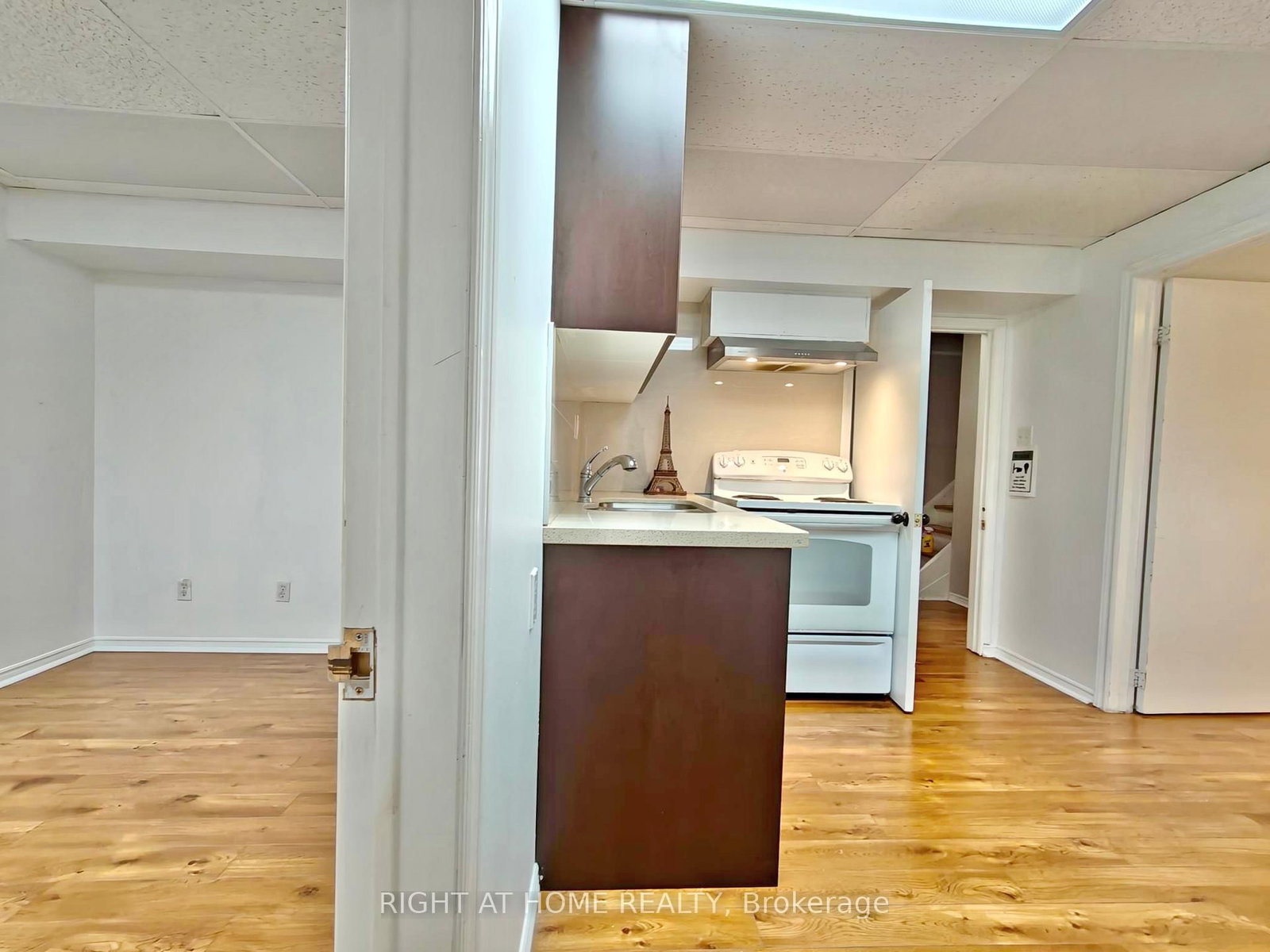 182 McNicoll Avenue • Toronto, ON photo 25