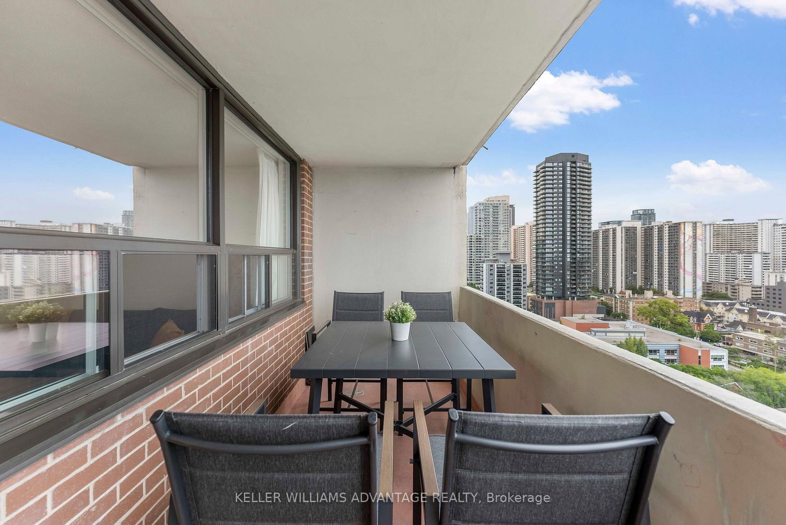 40 Homewood Avenue • #2216 • Toronto, ON photo 19