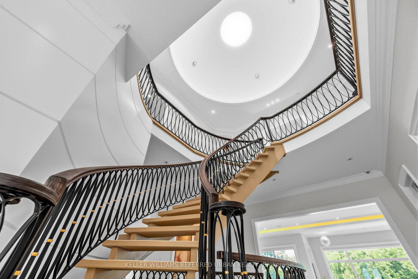 130 Upper Canada Dr, Toronto, view 20
