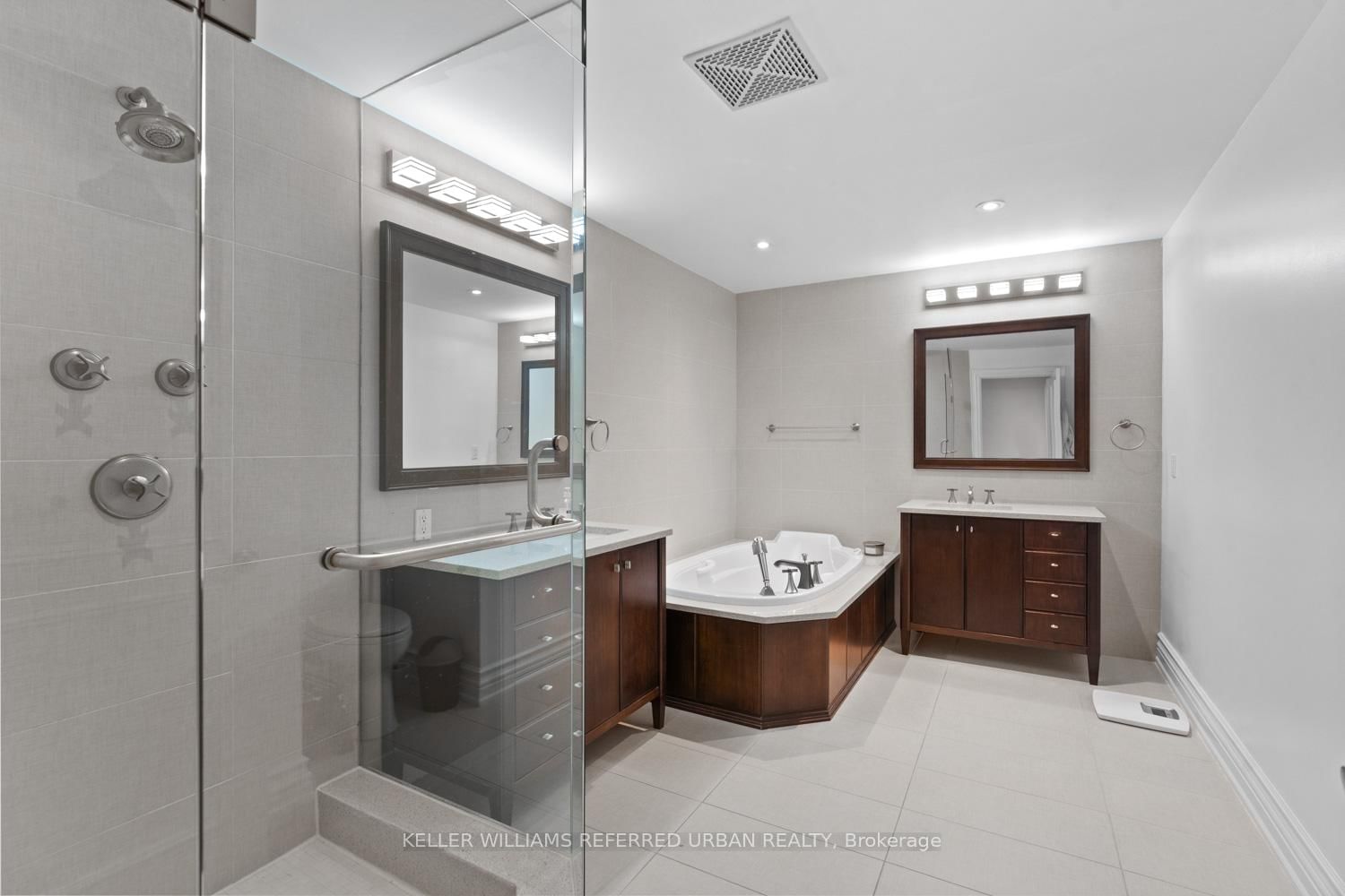 38 Avenue Road • #1802 • Toronto, ON photo 17