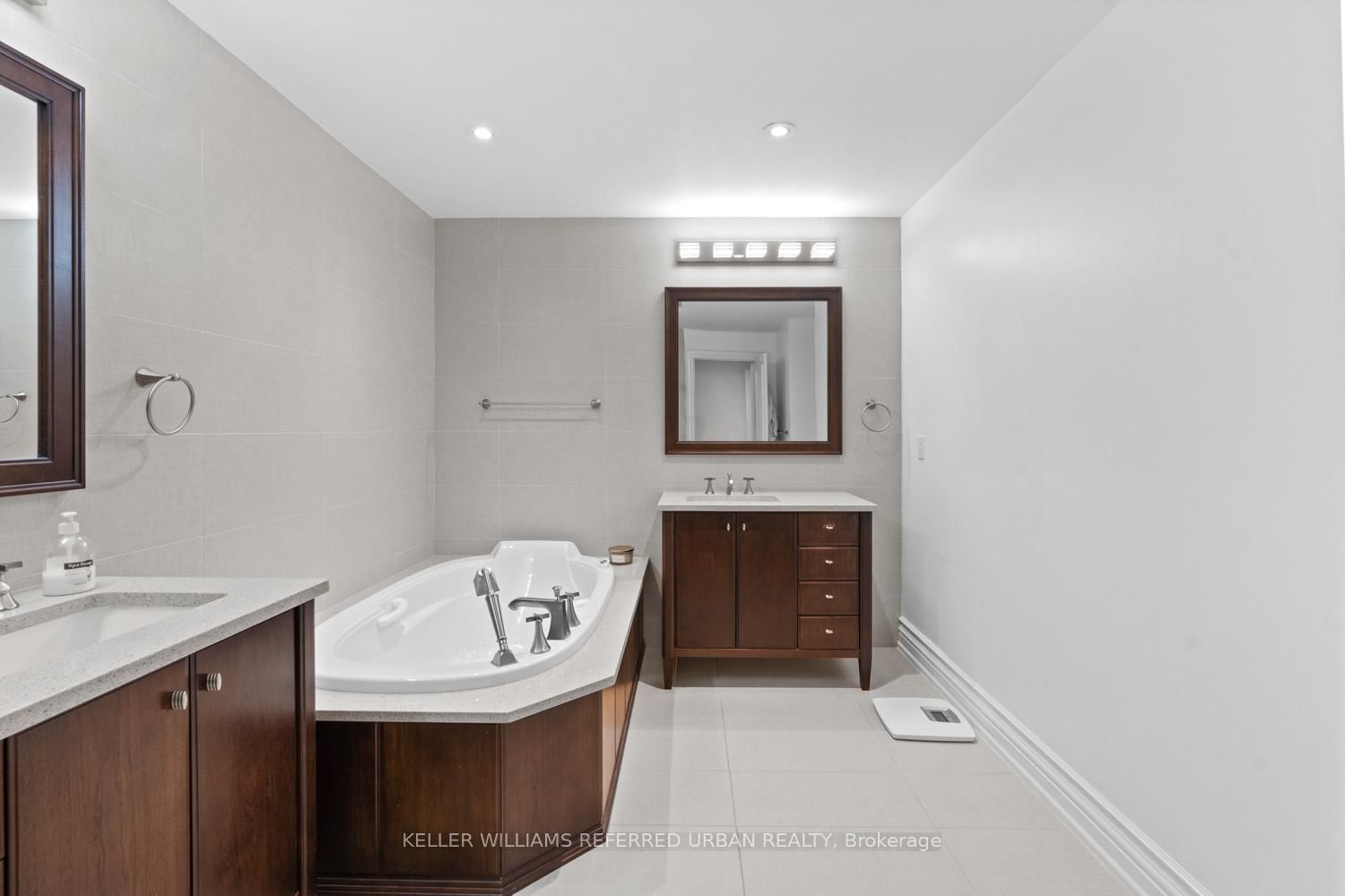 38 Avenue Road • #1802 • Toronto, ON photo 18