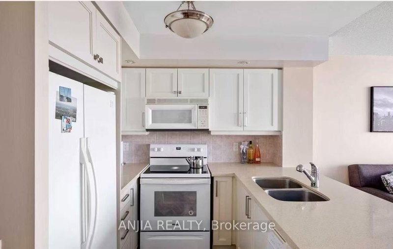 903 - 5 Northtown Way