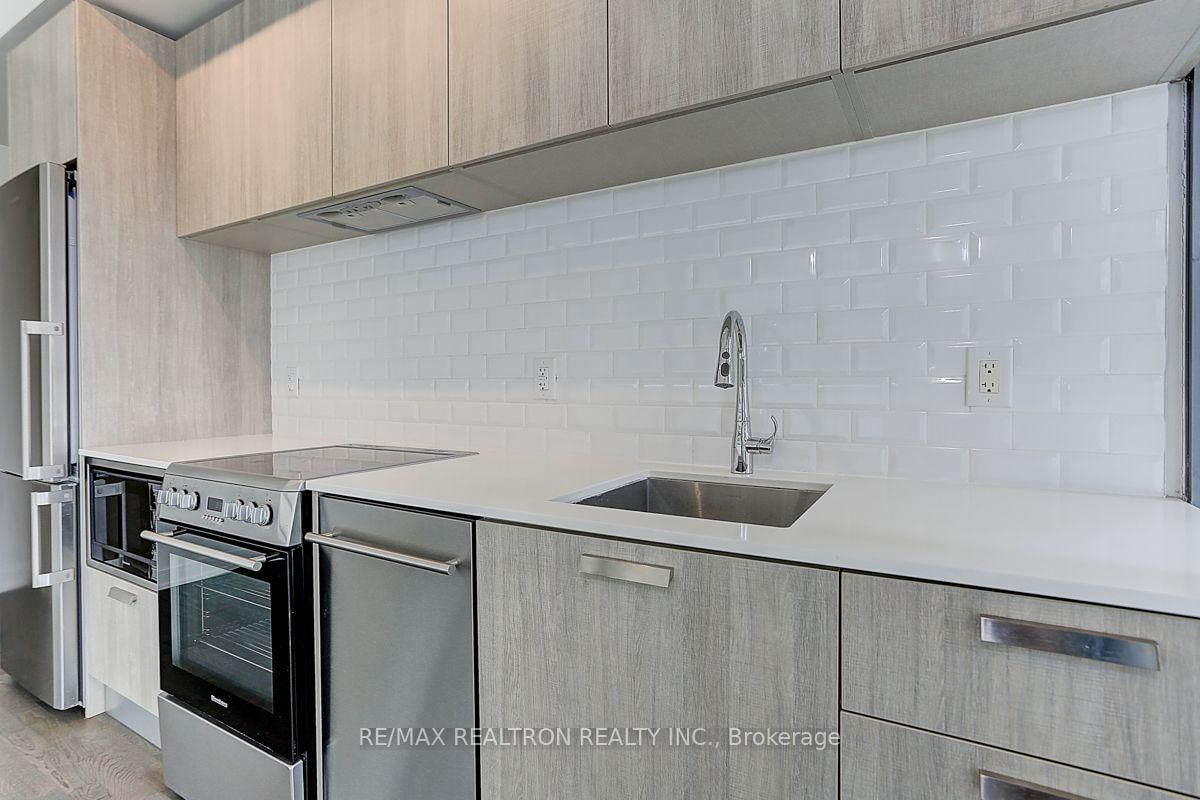57 St Joseph Street • #1008 • Toronto, ON photo 8