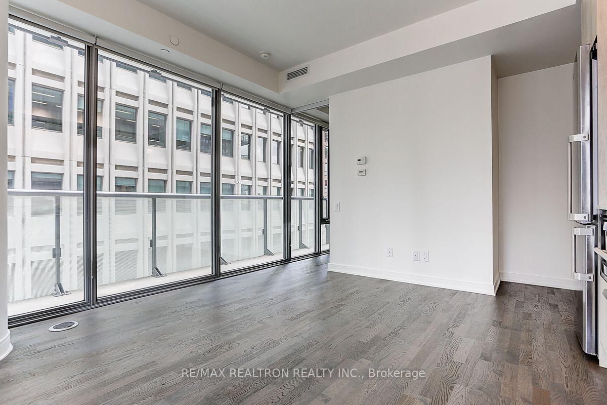 57 St Joseph Street • #1008 • Toronto, ON photo 9