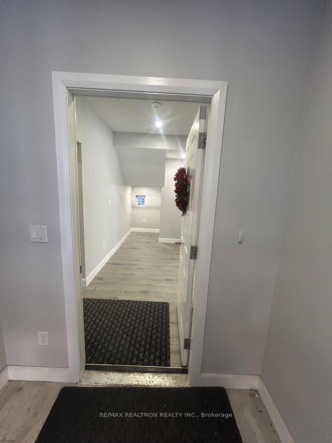 Main - 485 Oriole Parkway