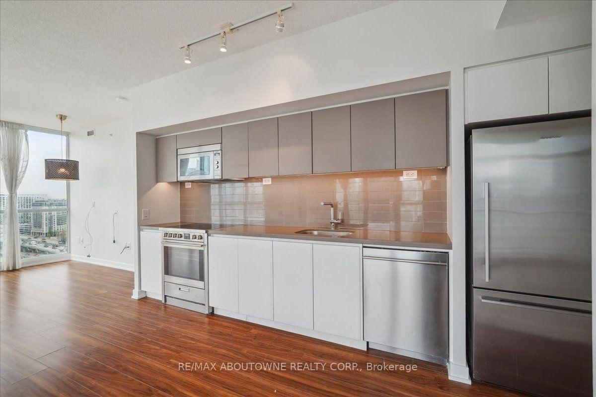 75 Queens Wharf Road • #1901 • Toronto, ON photo 12