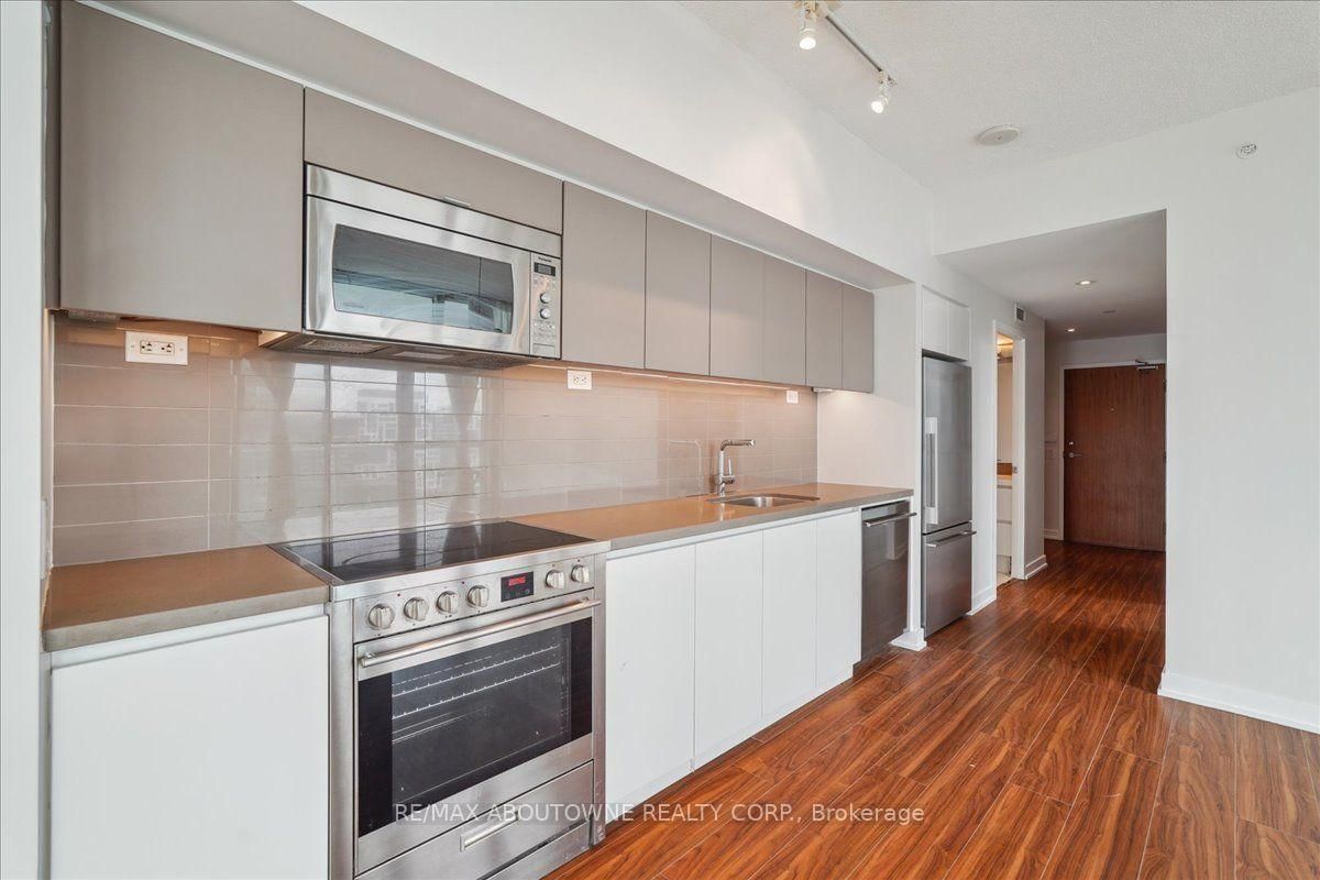 75 Queens Wharf Road • #1901 • Toronto, ON photo 13