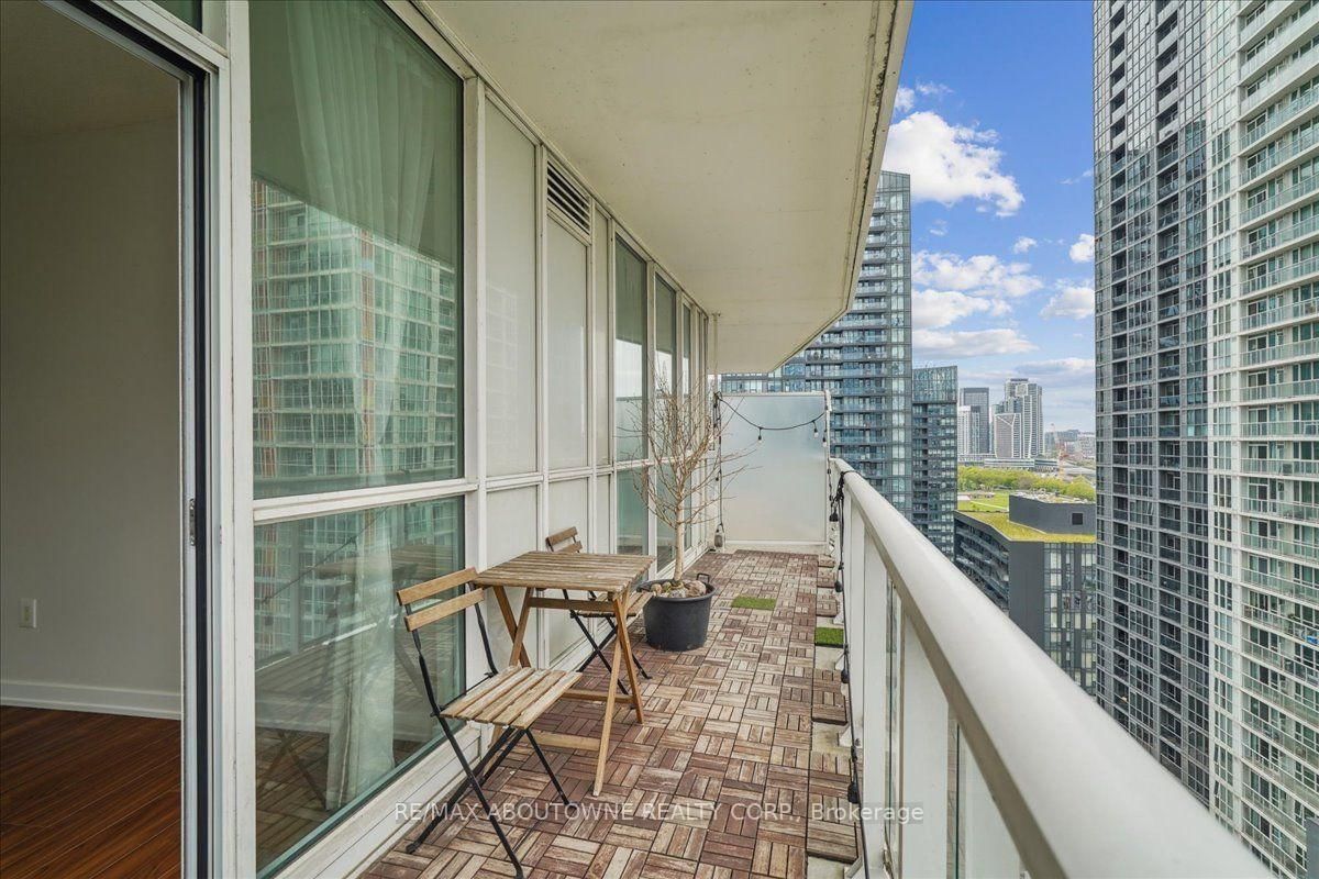 75 Queens Wharf Road • #1901 • Toronto, ON photo 16