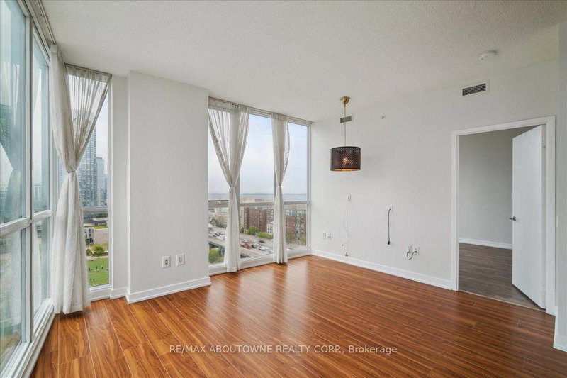 1901 - 75 Queens Wharf Road