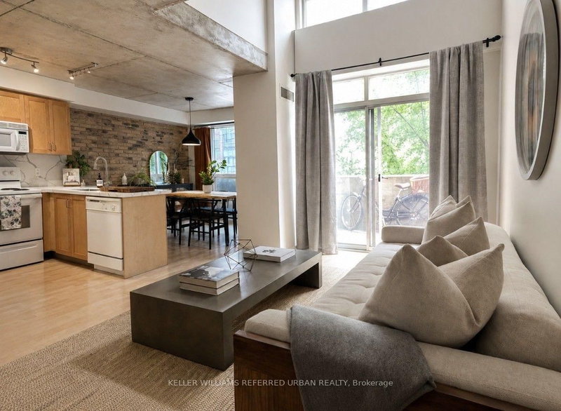 209 - 800 King Street W