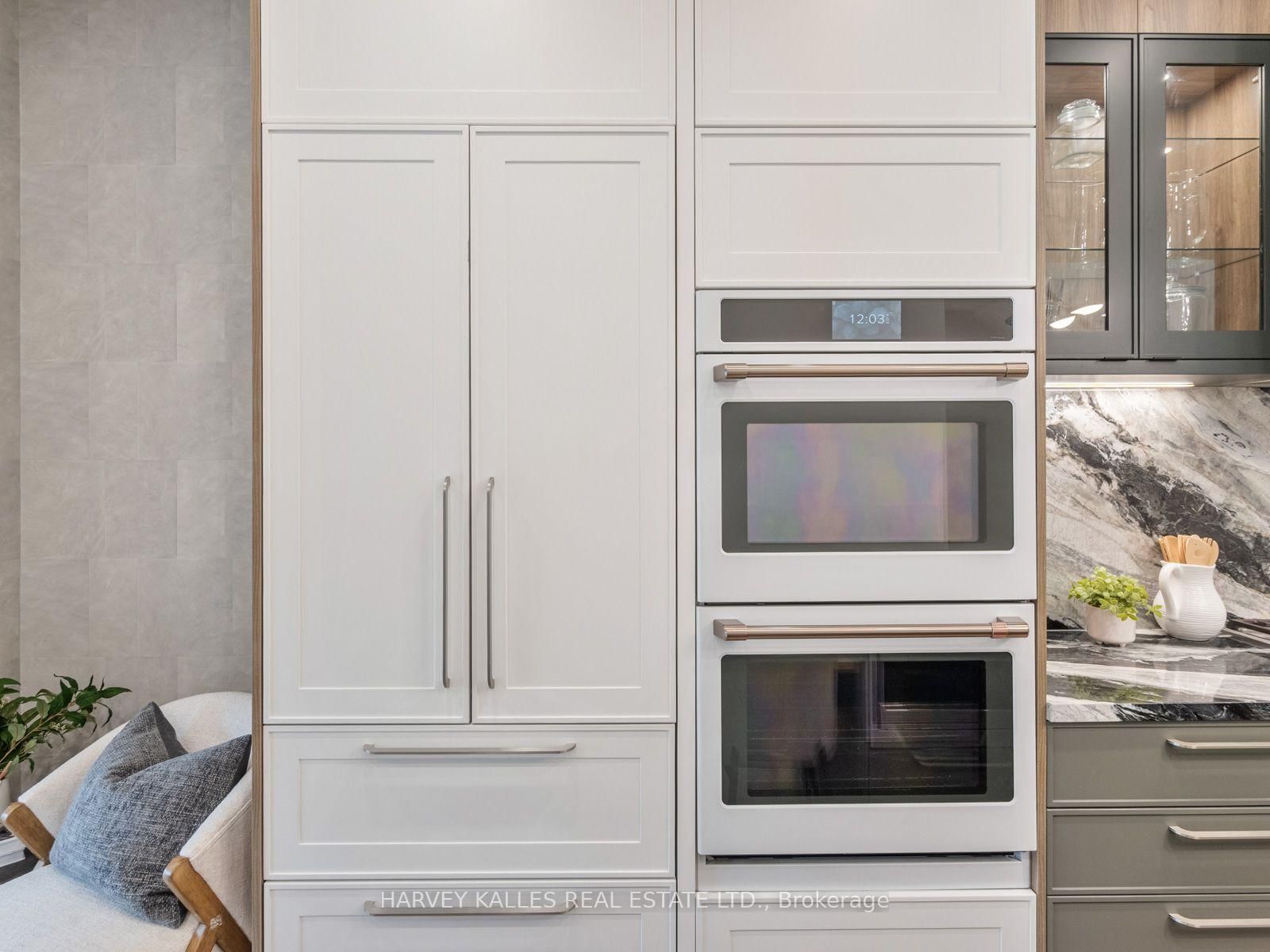 381 Glenholme Avenue • Toronto, ON photo 17