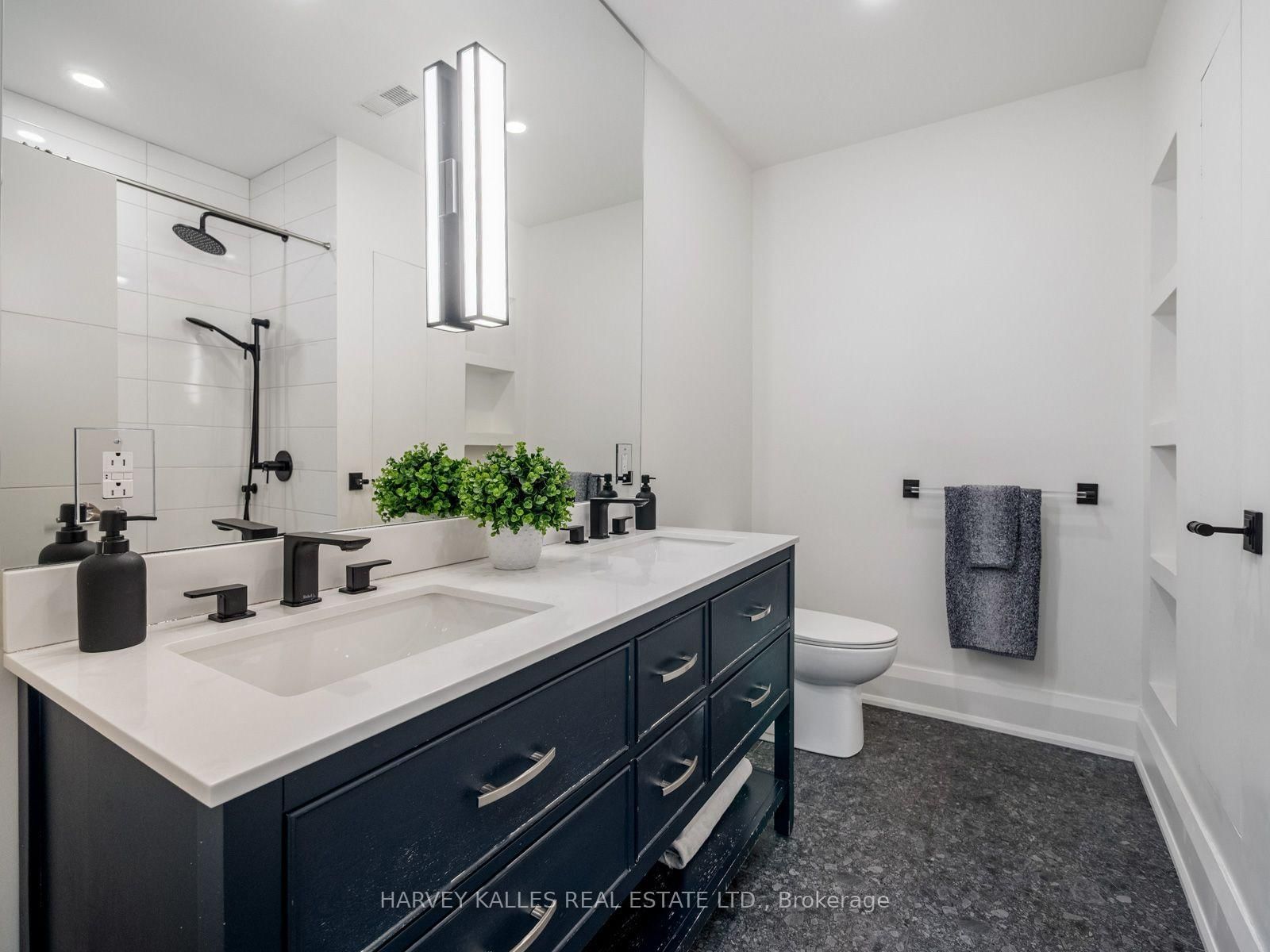 381 Glenholme Avenue • Toronto, ON photo 36