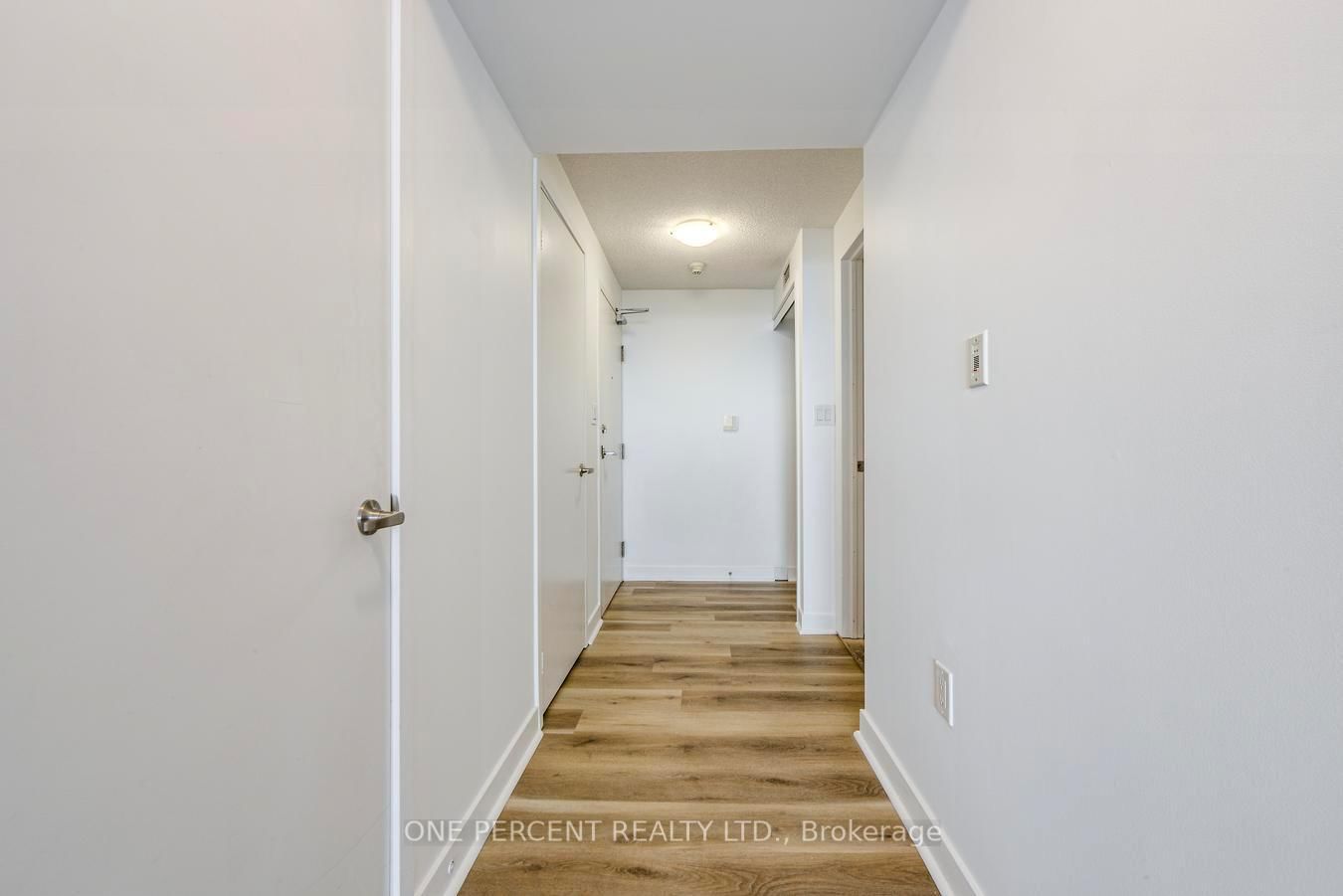 25 Telegram Mews • #5007 • Toronto, ON photo 11