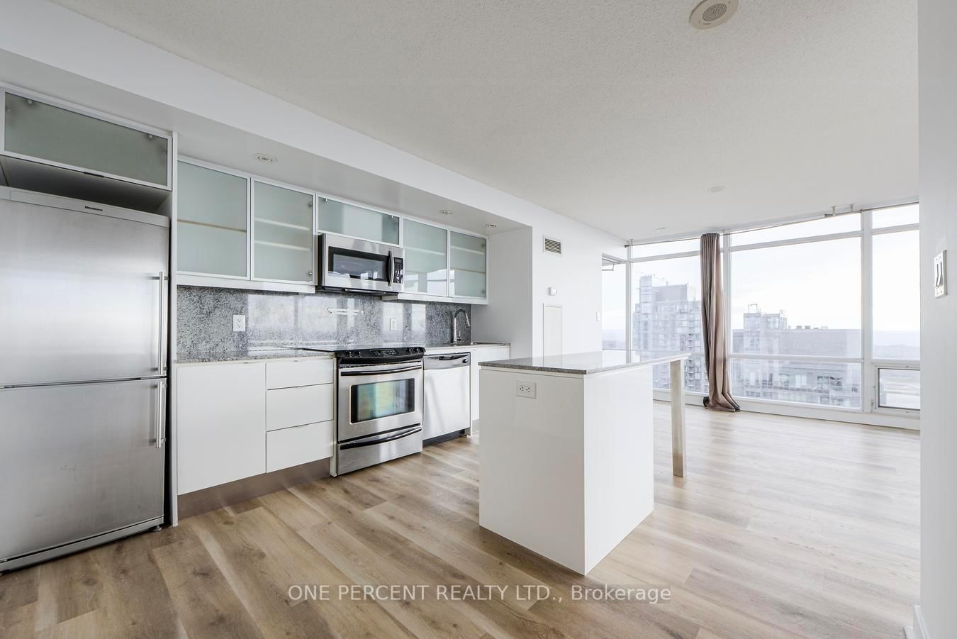 25 Telegram Mews • #5007 • Toronto, ON photo 13